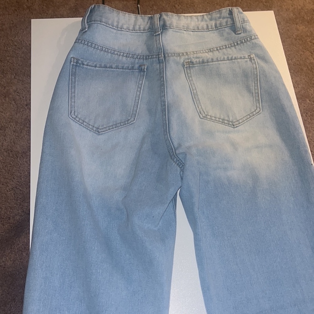 Boyfriend for boot cut crop light ripped denim 💙 - Picture 6 of 7